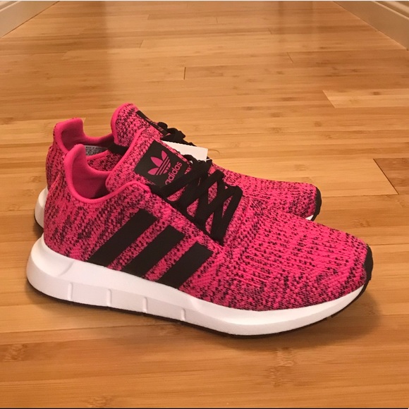 Adidas Youth Swift Run Shoes - Picture 2 of 7